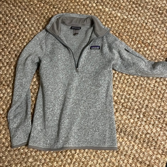 Patagonia pull over. - Picture 1 of 3